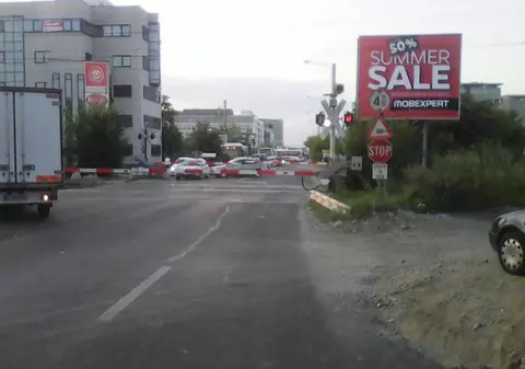 UPDATE | Iar s-a defectat bariera CFR de le Petricani! Circulația auto a fost reluată