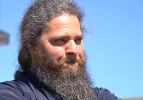Preotul din Maramureș, care ar fi avut discuții cu conținut homosexual, a fost mutat la altă mânăstire. Reacția Patriarhiei în scandalul sexual