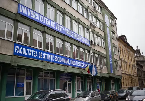 Dosarul “Diplome de licență fără studii”: Un profesor și doi informaticieni, arestați preventiv, alți trei profesori, în arest la domiciliu