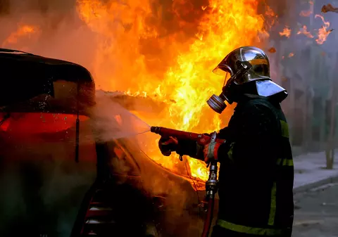 IGSU avertizează: Arderea miriștilor este ilegală. Fumul ajuns pe sosele poate provoca grave accidente de circulație