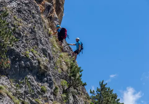 „Drumurile de fier” care duc spre culmile unde până acum ajungeau doar alpiniștii. O premieră pentru România!