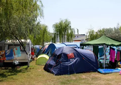 Hoții au dat lovitura într-un camping din Mamaia. Prejudiciul este de peste 10.000 de lei