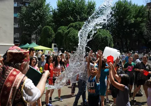 Festivalul Strada Armenească. Trei zile de concerte, dansuri și concursuri, în București / GALERIE FOTO