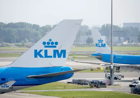 UPDATE. Aterizare de urgență pe Aeroportul Otopeni. Probleme la un motor pentru o aeronavă a companiei KLM