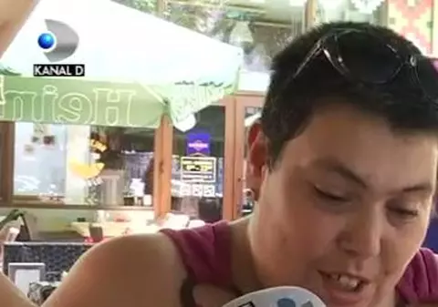 Ioana Tufaru i-a tăiat moțul fiului ei. Ce a ales Luca de pe tăviță