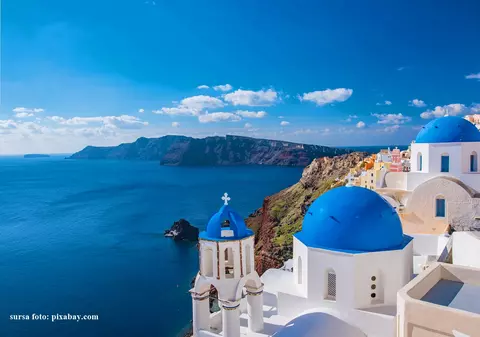 (P) Santorini, o insulă înțesată cu povești