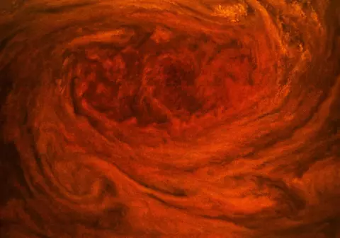 FOTO/ Noi imagini cu "Marea Pată Roșie" de pe Jupiter