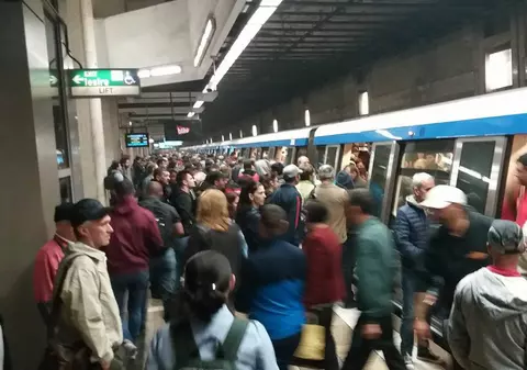 Metrorex introduce noi cartele de călătorie cu metroul. Ce tipuri de cartele propune Ministerul Transporturilor