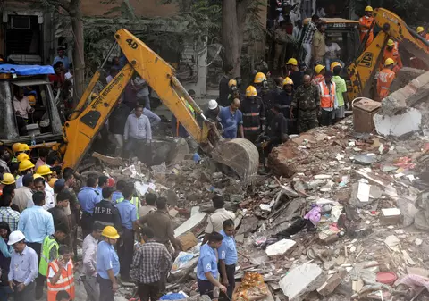 Clădire prăbușită în Mumbai. Cel puțin 7 persoane au murit și alte zeci sunt dispărute