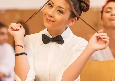 VIDEO EXCLUSIV/ Studenta Nicole Cherry e tot fata tatei! O duce și la facultate cu mașina