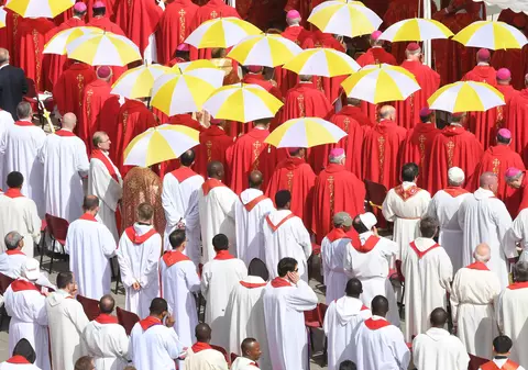 Orgie gay în apartamentul unui cardinal, întreruptă de poliția Vaticanului
