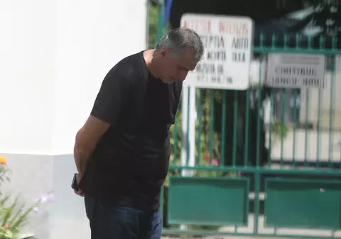 EXCLUSIV/ Claudiu Pițigoi a venit la priveghi, încă de la primele ore ale dimineții. Fostul voleibalist a fost în trecut operat pe cord și la coloană. Apropiații se tem și pentru soțul Marinei Scupra!