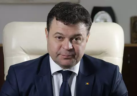 Un deputat PNL vrea ca toți cei peste 3 milioane de elevi din România să viziteze în 2018 orașul Unirii