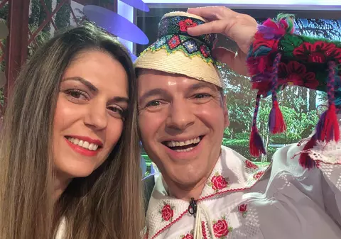 Cântărețul Radu Ille, implicat într-un accident cu o căruță. Caii s-au urcat pe capota mașinii