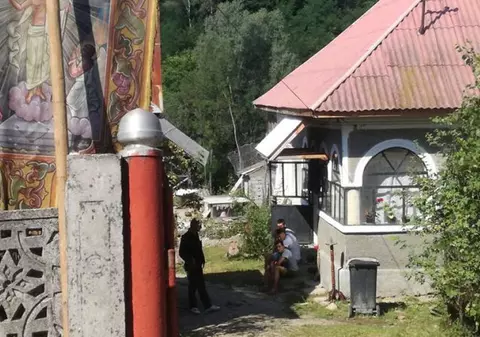 Copil electrocutat în Dâmbovița. Băiețelul s-a stins la 11 ani, după ce a vrut să aprindă un bec