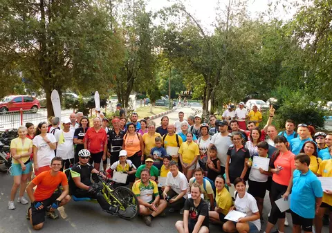 Cicloturism la Potlogi. 90 de bicicliști au parcurs traseul Bolintin Vale - Potlogi, 65 de kilometri / GALERIE FOTO