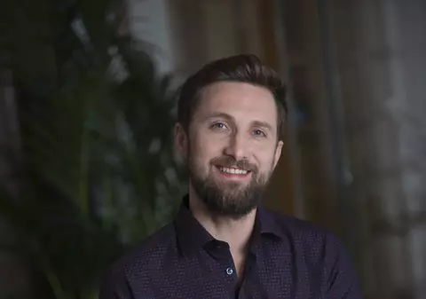 Dani Oțil și-a invitat mama la propriul restaurant. “Mi-am luat inima în dinți”
