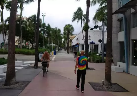 Măsuri împotriva atacurilor cu vehicule în Miami Beach. Mai multe bariere de beton, amplasate în oraș