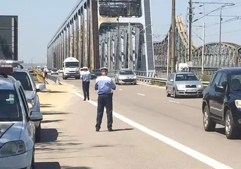 Aproape 2.000 de șoferi au rămas fără permise de conducere în minivacanța de Sfânta Maria. Polițiștii au prins sute de vitezomani și șoferi băuți