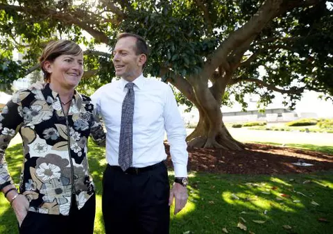 Conflict în familia fostului premier al Australiei. Tony Abbott și sora sa se cerată pe votul pentru căsătoriile gay