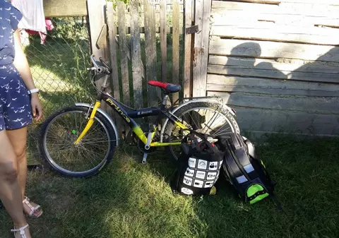 Lecție de omenie. Un copil și-a donat bicicleta unei familii fără posibilități