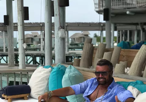 EXCLUSIV | Cătălin Botezatu, cină contra cronometru în Maldive. A mâncat pe fugă să nu se scufunde insula