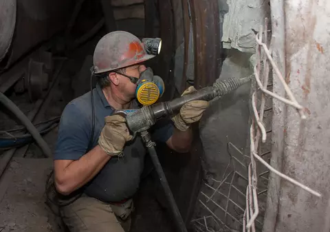 Cu cât contribuie la fondul de pensii cei care lucrează în condiții deosebite sau speciale de muncă. Ce se va întâmpla cu aceste contribuții, începând din ianuarie 2018