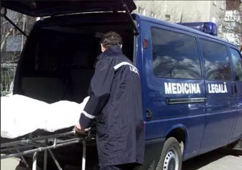 Și-a ucis propria mamă pentru că nu l-a lăsat să fumeze. Crimă înfiorătoare în Vatra Dornei