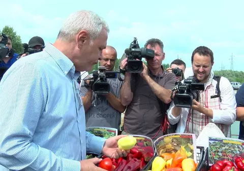 VIDEO/ Reporterii ziarului Libertatea au urmărit pas cu pas inspecția la irigații a ministrului Daea și a șefului său de partid, Liviu Dragnea. Cronica unei vizite anunțate!