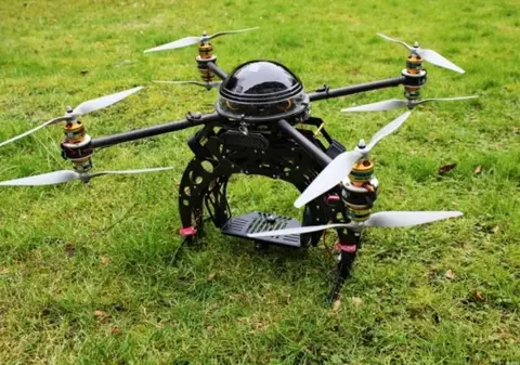 Patru elevi au construit o dronă de prim-ajutor, care a uimit lumea. Tragedia din Apuseni i-a revoltat, dar i-a și inspirat