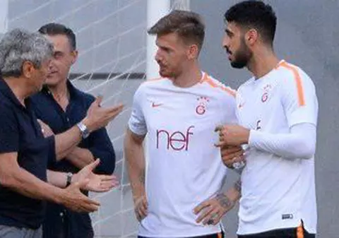 Mircea Lucescu, la Galatasaray! Antrenorul naționalei Turciei a asistat la antrenamentul Cim Bom