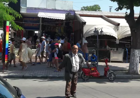 EXCLUSIV/ Gigel Frone, în căutarea gloriei pierdute. Cântă cu modestie, pe la Eforie