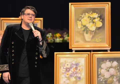 GALERIE FOTO | Picturile lui Fuego au ajuns cărți poștale. Colecția artistului Paul Surugiu se numește „La vie est belle”