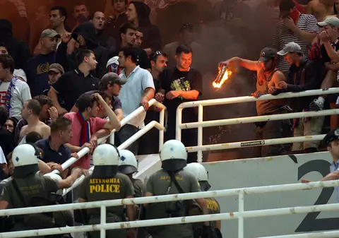 Fanii croați de la Hajduk a încercat să oprească meciul de la Liverpool, cu Everton! | VIDEO