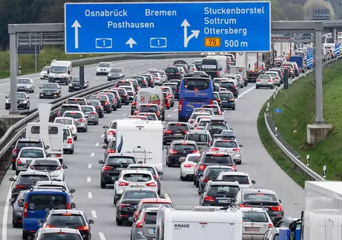 Șoferi români, jefuiți în parcările din Germania. Oamenii spun că au fost adormiți cu gaz