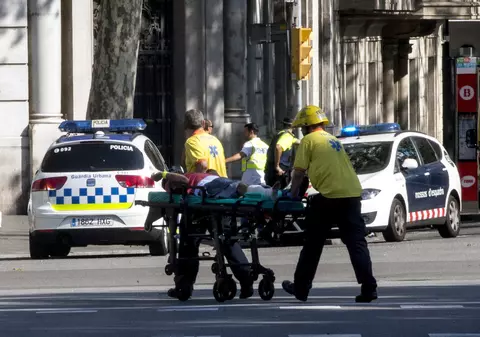 Doi dintre românii răniți în atacul terorist din Barcelona au fost externați. Care este starea celui de-al treilea