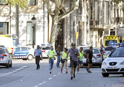 Bilanțul atacului din Barcelona a crescut la 16 morți