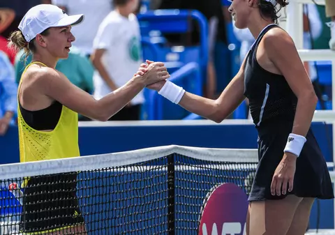 LIVE TEXT Simona Halep a fost umilită de Garbine Muguruza: 1-6, 0-6. Locul 1 pare o glumă nesărată | FOTO&VIDEO