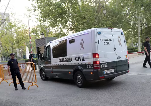 FOTO | Doi dintre suspecți au fost închiși, unul eliberat pe cauțiune și al patrulea rămâne în arest preventiv