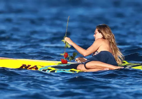 Heidi Klum, în vacanță cu iubitul. Baie sexy cu trandafiri pe Riviera Franceză