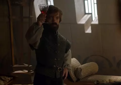 Peter Dinklage le-a cerut fanilor Game of Thrones să nu mai cumpere câini husky. Tot mai multe patrupede din această rasă sunt abandonate