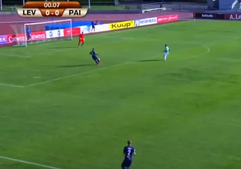 Au dat gol fără să atingă mingea! Acesta a fost cel mai rapid autogol din istorie | VIDEO