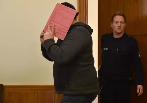 Un asistent medical din Germania, acuzat de 84 de crime. Își omora victimele în spital