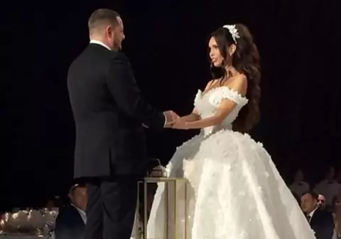 Nuntă extravagantă în Rusia. Un om de afaceri s-a căsătorit cu un model într-o ceremonie de lux | FOTO