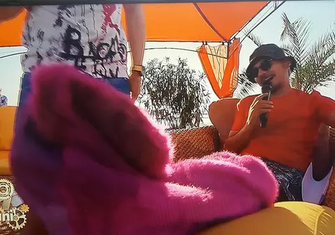 FOTO | Cum a apărut Răzvan Simion la emisiunea „Neatza” din noul sezon. “A fost singura idee prin care Antena 1 să-mi angajeze un şofer personal!”
