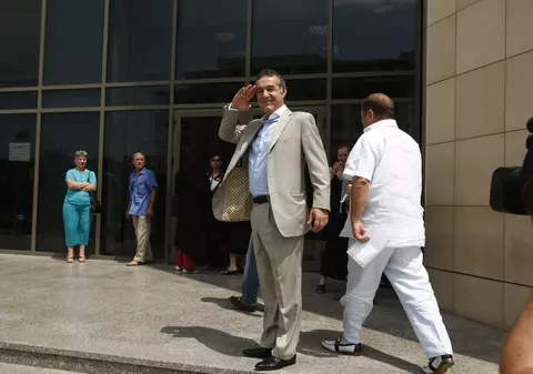 Aoleu, ce tărăboi, pleacă Gigi la război! / OPINIE