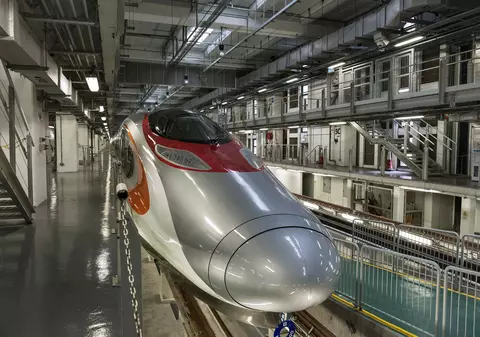 China relansează cel mai rapid tren din lume. Poate ajunge la 350 km/h