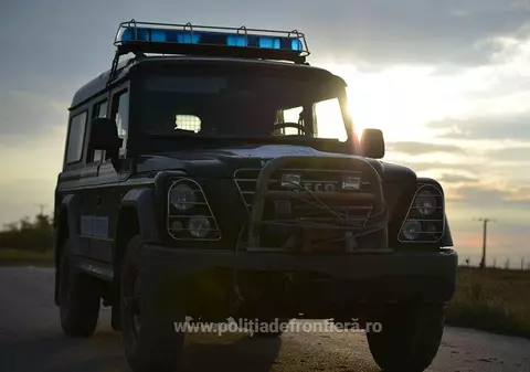 Un elicopter survolează frontiera în Timiș