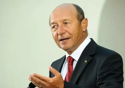 Băsescu vrea desființarea Academiei de Științe ale Securității Naționale; Motivul: Cazurile de doctorate plagiate