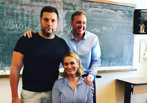 Andreea Esca, întâlnire memorabilă cu colegii din școala generală. Vedeta a îmbrăcat din nou uniforma